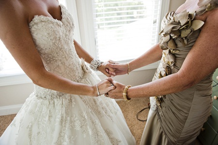 Sweetheart Neckline And Full Skirt Bridal Dress